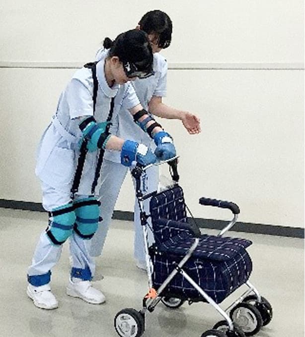 高齢者模擬体験の演習